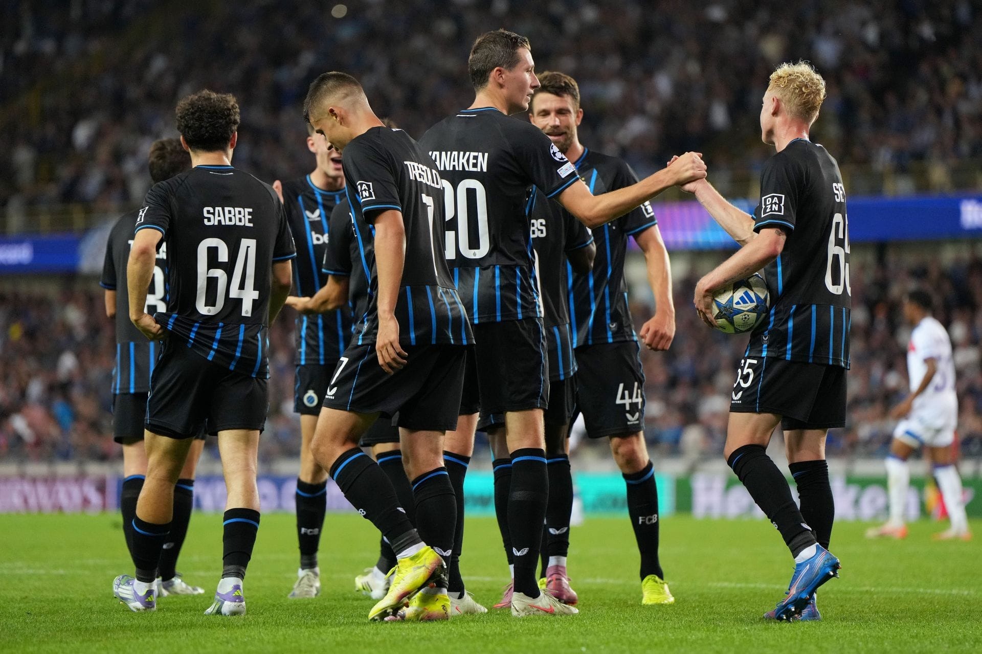 nhan-dinh-soi-keo-club-brugge-vs-la-louviere-luc-02h45-ngay-17-1-2026-1